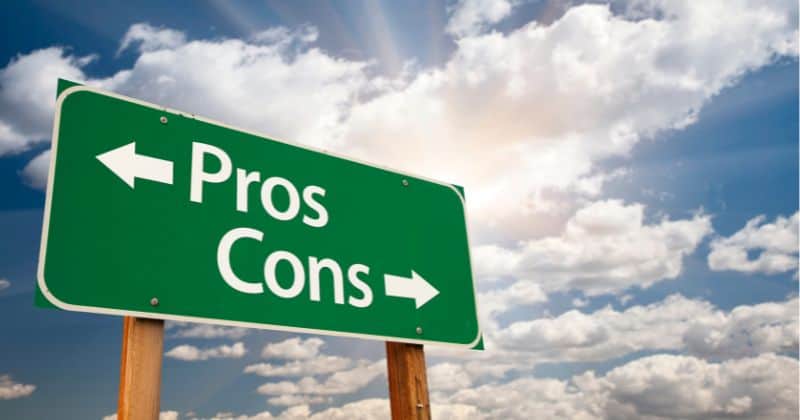 pros and cons of blogging on LinkedIn